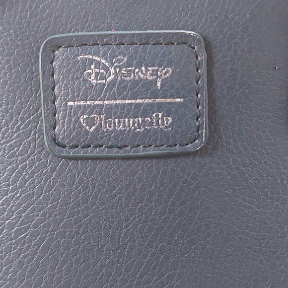 Loungefly Peter Pan & Tinkerbell pixie dust carryall - Picture 10 of 12